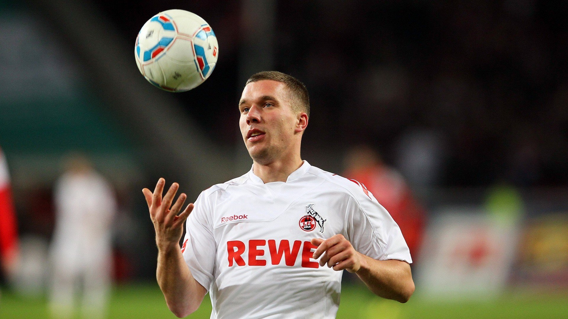 国家队短期引援完成队伍实力补强明显